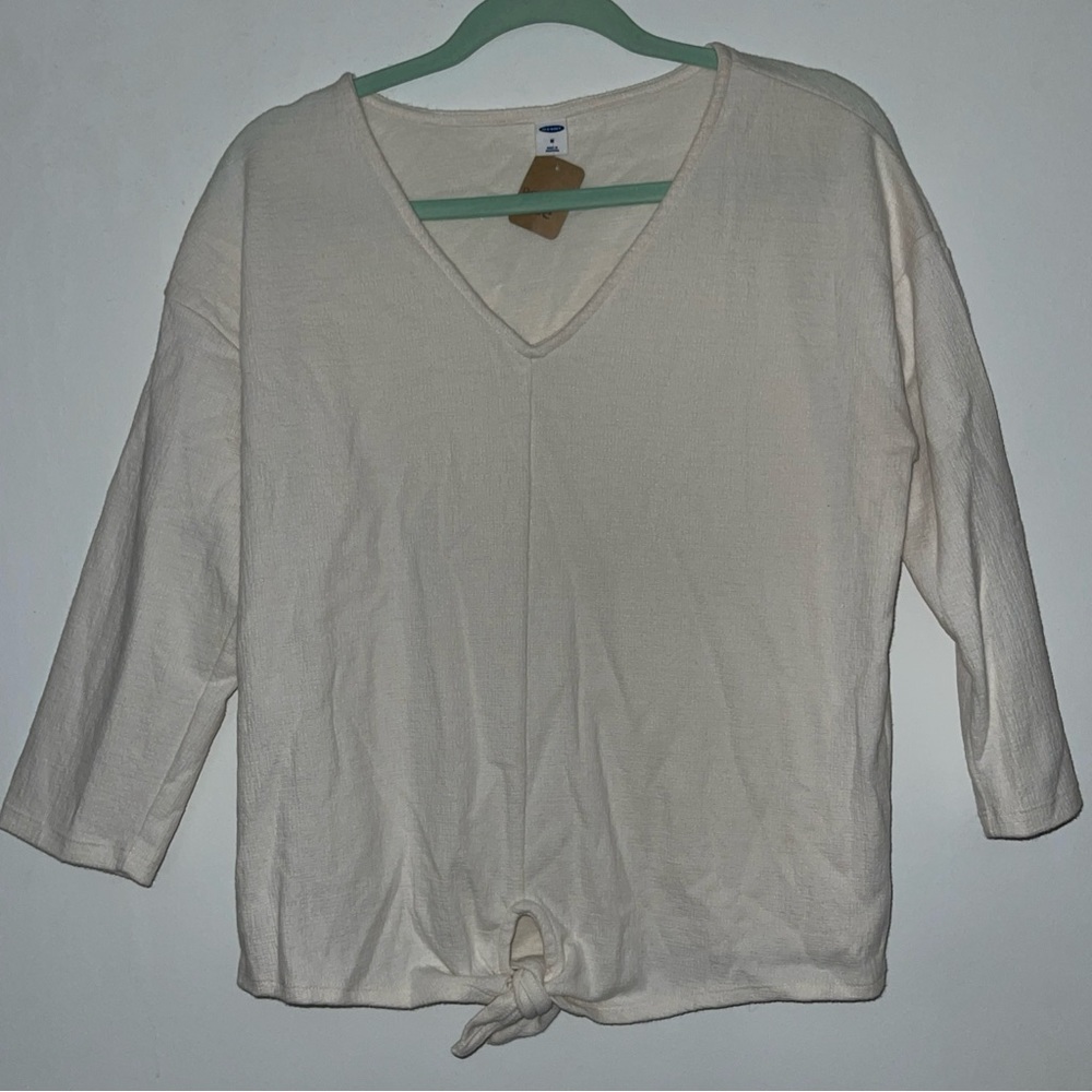 Women’s Cute Old Navy Front V Neck Tie Off White Top 3/4 Length Shirt Size M